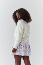 Load image into Gallery viewer, Light skirt with floral frills, cream lilac 4007