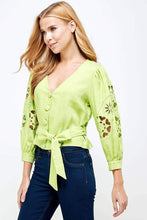 Charger l&#39;image dans la galerie, Lime Green Embroidered Sleeve Top
