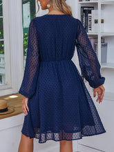 Charger l&#39;image dans la galerie, Navy Blue Polka Dot Button
