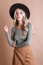 Charger l&#39;image dans la galerie, Long Sleeve Fitted Crop Top
