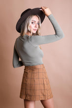 Charger l&#39;image dans la galerie, Long Sleeve Fitted Crop Top
