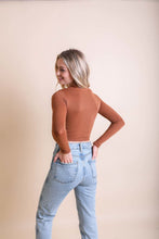 Charger l&#39;image dans la galerie, Long Sleeve Fitted Crop Top
