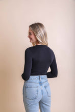 Charger l&#39;image dans la galerie, Long Sleeve Fitted Crop Top

