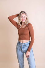 Charger l&#39;image dans la galerie, Long Sleeve Fitted Crop Top
