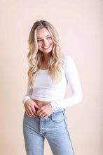 Charger l&#39;image dans la galerie, Long Sleeve Fitted Crop Top
