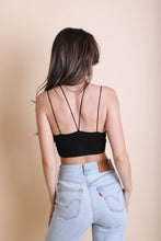 Charger l&#39;image dans la galerie, Y-Neck Plunge Crop Top
