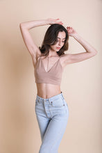 Charger l&#39;image dans la galerie, Y-Neck Plunge Crop Top
